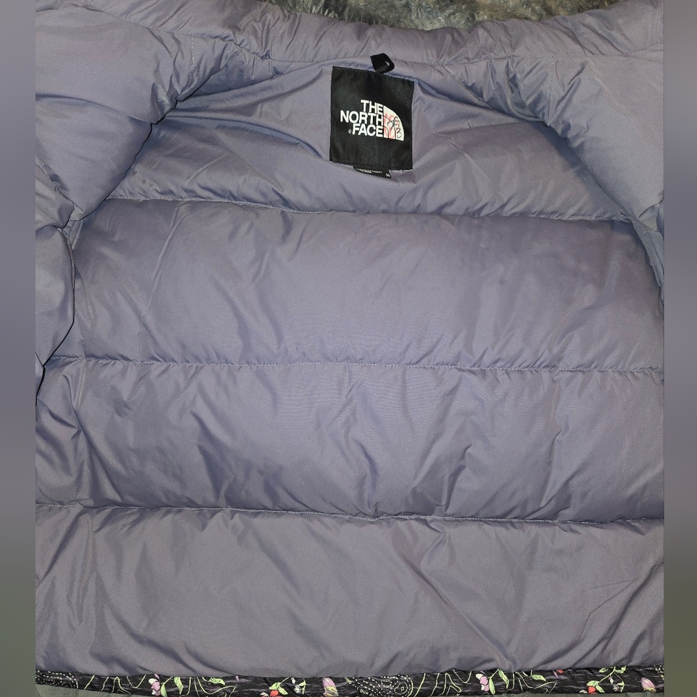 The North Face Nuptse Floral Print - Picture 6 of 6
